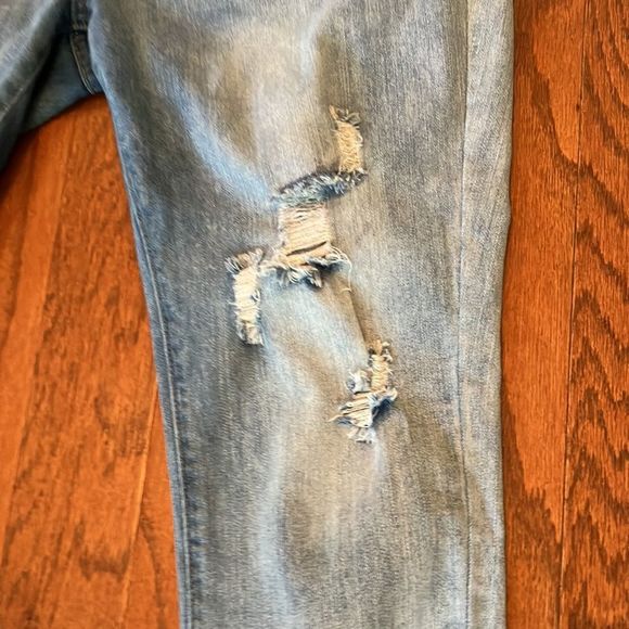 VIP Light Blue Ankle Jeans with Distressed Details - Picture 2 of 6